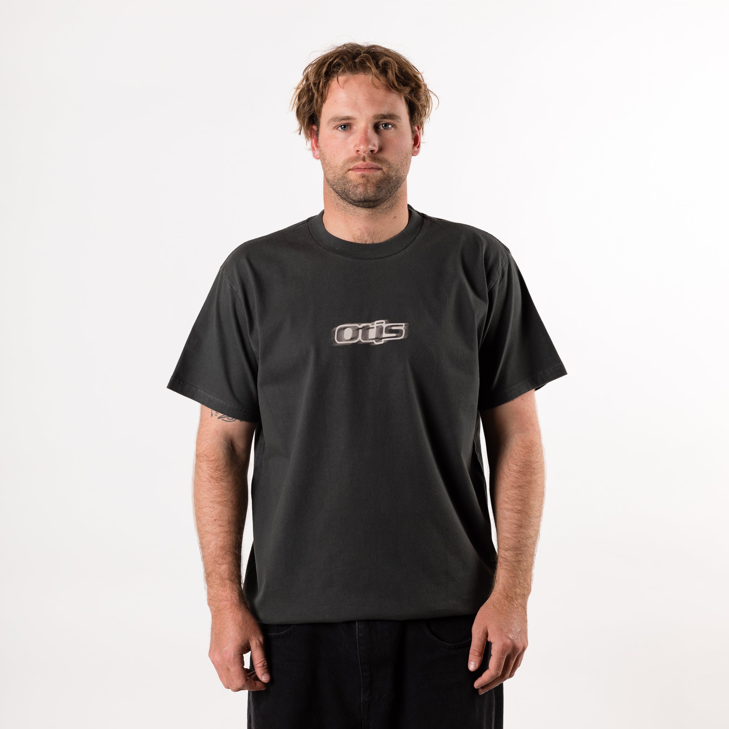OTIS HERITAGE TEE - Coal